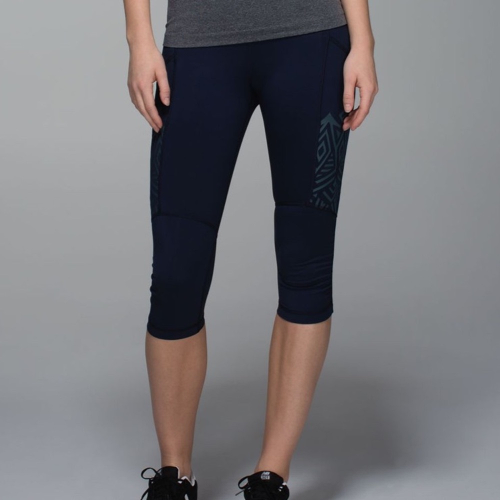 lululemon “Stash It” Crops, Size 4